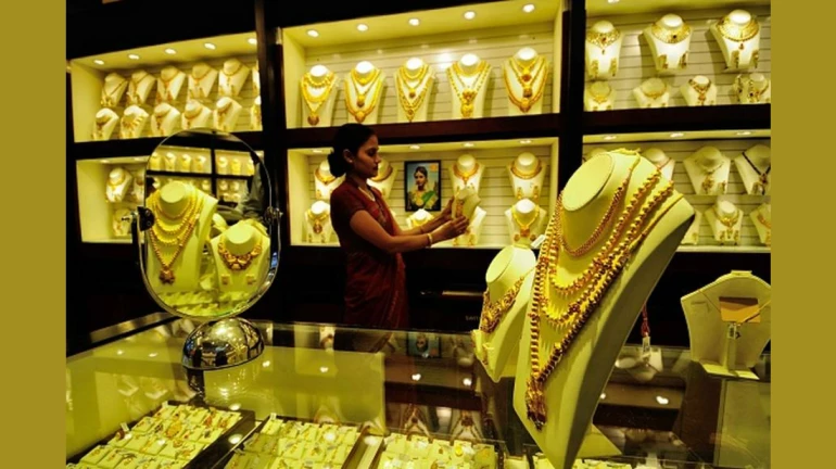 खाड़ी में संकट, सोना उछला खाड़ी में संकट, सोना उछला