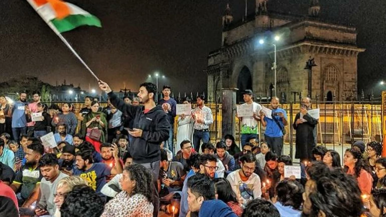 Colaba Social Comes To The Rescue Of Protestors At Gateway Of India