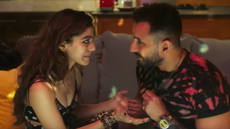 सैफ अली खान की 'जवानी जानेमन' के ट्रेलर ने दिलाई 'कॉकटेल' की याद! सैफ अली खान की 'जवानी जानेमन' के ट्रेलर ने दिलाई 'कॉकटेल' की याद!