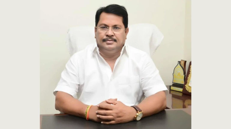 वडेट्टीवारांची नाराजी दूर, ‘हे’ नवं खातं मिळालं वडेट्टीवारांची नाराजी दूर, ‘हे’ नवं खातं मिळालं