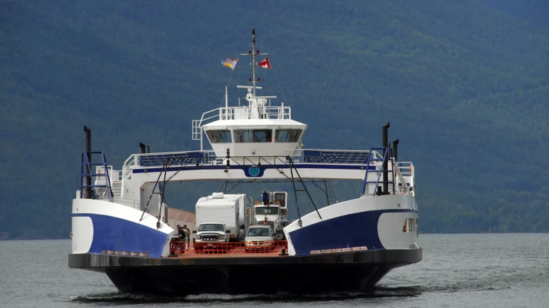 मुंबईकरांसाठी जानेवारीत दाखल होणार पहिले रो-रो जहाज मुंबईकरांसाठी जानेवारीत दाखल होणार पहिले रो-रो जहाज