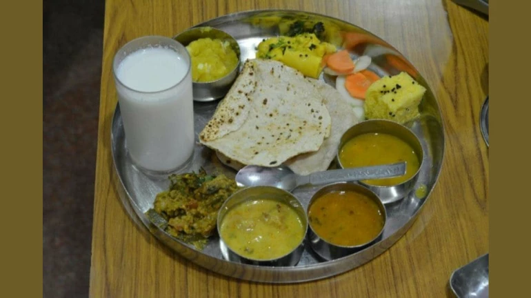 ‘आयटीआय’च्या विद्यार्थ्यांना ‘असा’ मिळतोय पोषक आहार ‘आयटीआय’च्या विद्यार्थ्यांना ‘असा’ मिळतोय पोषक आहार