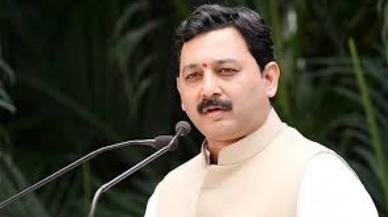 घटनापीठाची मागणी दीड महिना आधीच का नाही?, संभाजीराजे संतापले घटनापीठाची मागणी दीड महिना आधीच का नाही?, संभाजीराजे संतापले