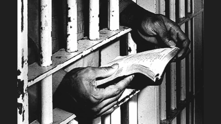 ठाणे कारागृहातून ८० पदवीधर उतीर्ण ठाणे कारागृहातून ८० पदवीधर उतीर्ण