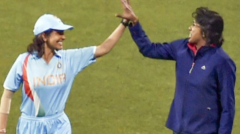 बॉलिवूडमधील 'ही' अभिनेत्री साकारणार महिला क्रिकेटपटूची भूमिका? बॉलिवूडमधील 'ही' अभिनेत्री साकारणार महिला क्रिकेटपटूची भूमिका?