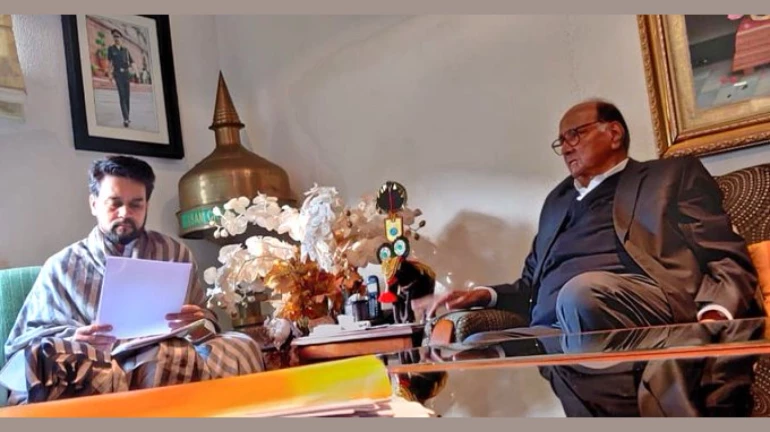 पीएमसी बैंक मामला-   शरद पवार ने  केंद्रीय वित्त राज्य मंत्री अनुराग सिंह ठाकुर से की मुलाकात