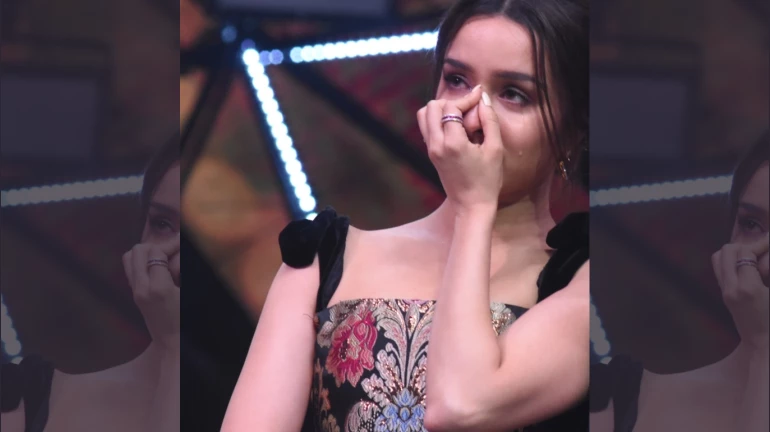 Shraddha Kapoor breaks down on the sets of Indian Idol 11