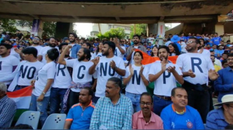 VIDEO : भारत-ऑस्ट्रेलिया मैच के दौरान NRC और NPR का विरोध प्रदर्शन