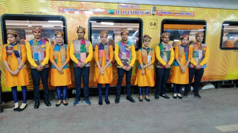 Video: अहमदाबाद ते मुंबई धावणार ‘तेजस एक्स्प्रेस’, बघा, आतून आहे ‘इतकी’ खास Video: अहमदाबाद ते मुंबई धावणार ‘तेजस एक्स्प्रेस’, बघा, आतून आहे ‘इतकी’ खास