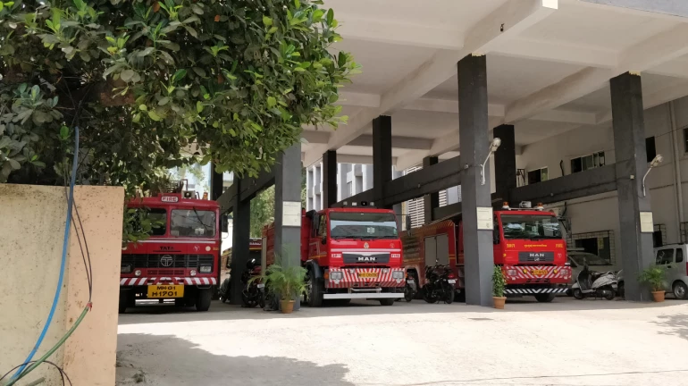 रेल्वे रुळावरील पाणी उपसणार अग्निशमन दल रेल्वे रुळावरील पाणी उपसणार अग्निशमन दल