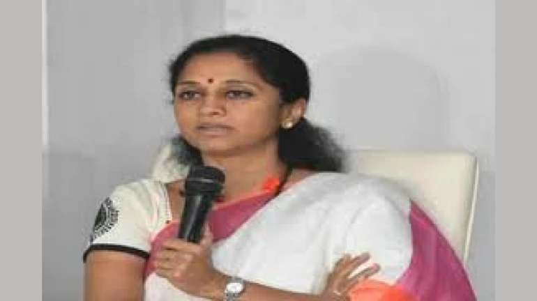 मुद्याचं बोला- सुप्रिया सुळेंना तरुणीने भरसभेत रोखले मुद्याचं बोला- सुप्रिया सुळेंना तरुणीने भरसभेत रोखले