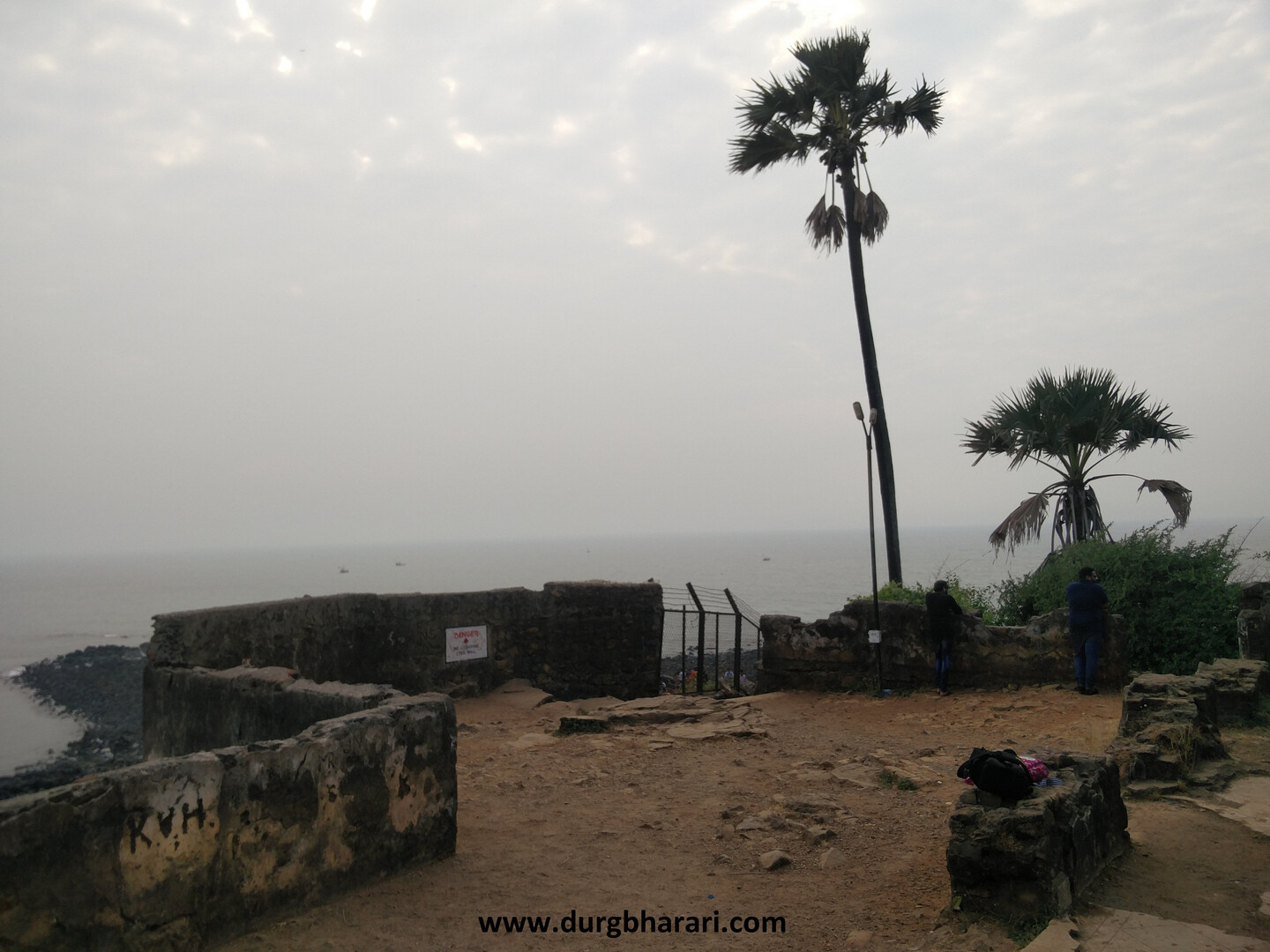 वांद्रे किल्ल्याची दुरवस्था, पालिका करणार सुशोभीकरण