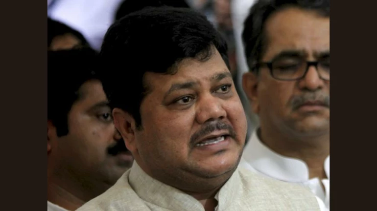 बालहट्ट पुरवण्यासाठीच ‘नाईटलाइफ’चा निर्णय?, प्रविण दरेकरांचा सवाल बालहट्ट पुरवण्यासाठीच ‘नाईटलाइफ’चा निर्णय?, प्रविण दरेकरांचा सवाल