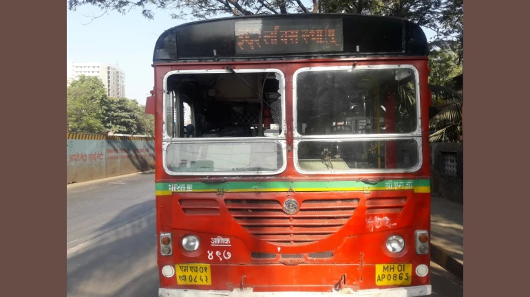 महाराष्ट्र बंद: मुंबई में बंद बेअसर, बेस्ट की बस में हुआ पथराव