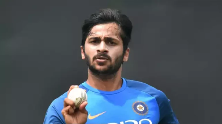 T20 World Cup : भारतीय संघात मुंबईच्या शार्दूलला स्थान T20 World Cup : भारतीय संघात मुंबईच्या शार्दूलला स्थान