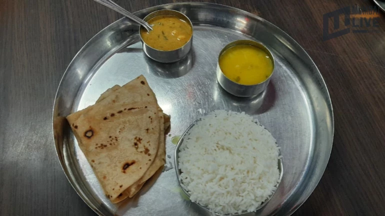 शिव भोजन- 10 रुपये में दाल,चावल, रोटी और सब्जी , खाने की क्वालिटी भी अच्छी