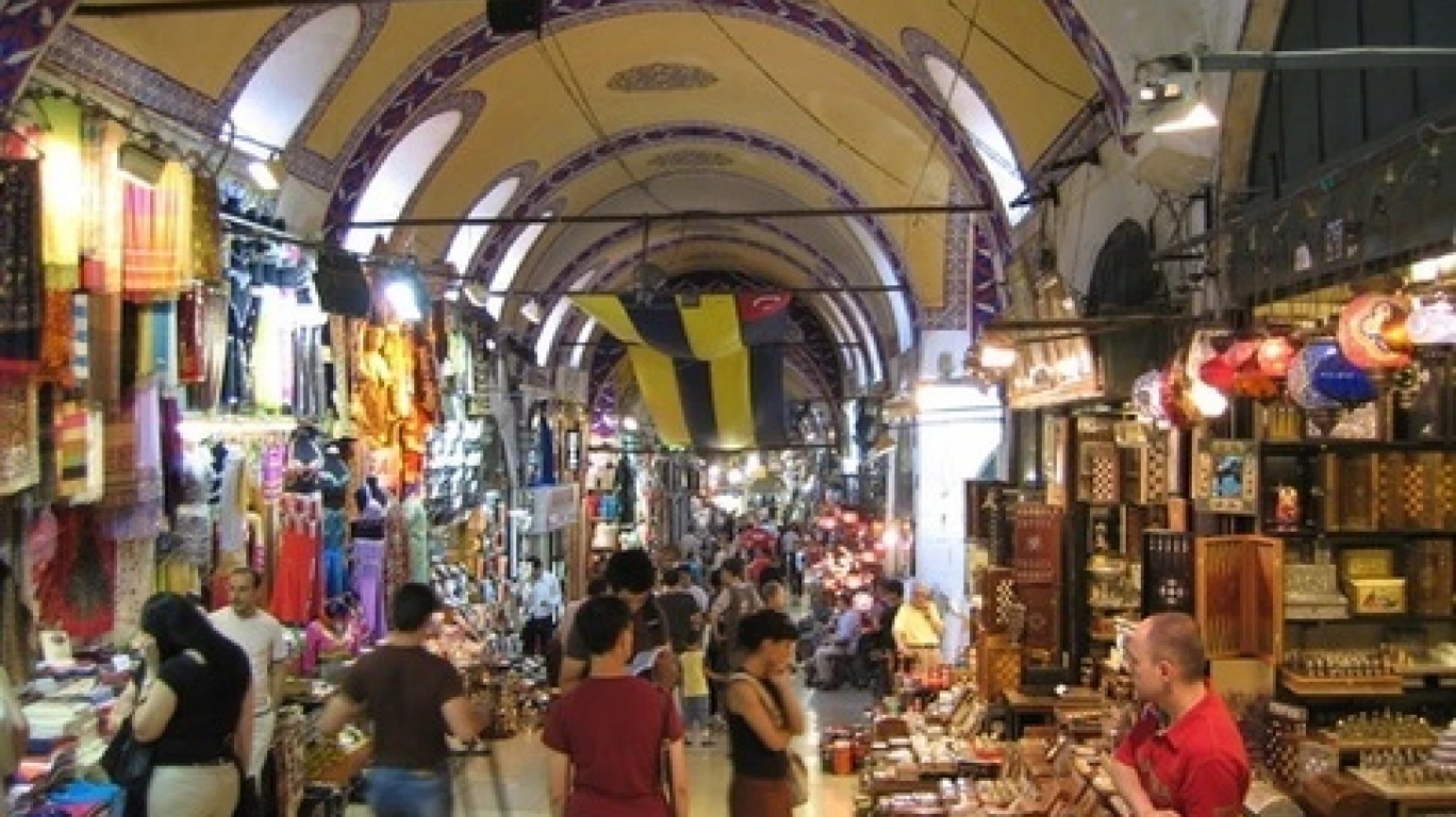 Colaba Causeway Revamp: Less hawkers, more space? | Mumbai Live