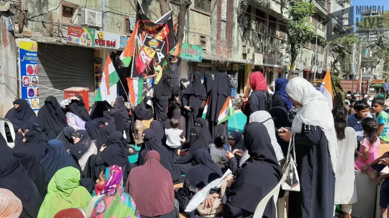 मुंबई का 'शाहीन बाग'! मुंबई का 'शाहीन बाग'!