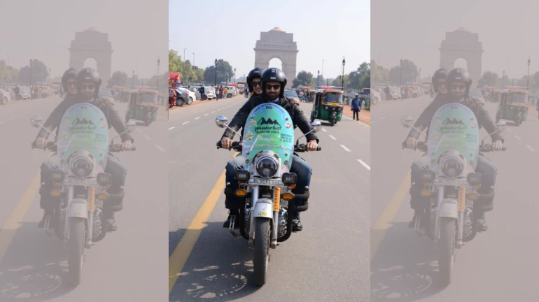 'मलंग' जोड़ी आदित्य रॉय कपूर और दिशा पटानी ने नई दिल्ली में बाइक राइडिंग का उठाया लुत्फ़!