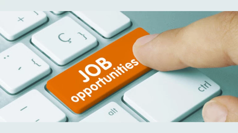 १० वी पर्यंत शिक्षण झालेल्यांसाठी 'या' ४ ठिकाणी नोकरीची संधी १० वी पर्यंत शिक्षण झालेल्यांसाठी 'या' ४ ठिकाणी नोकरीची संधी