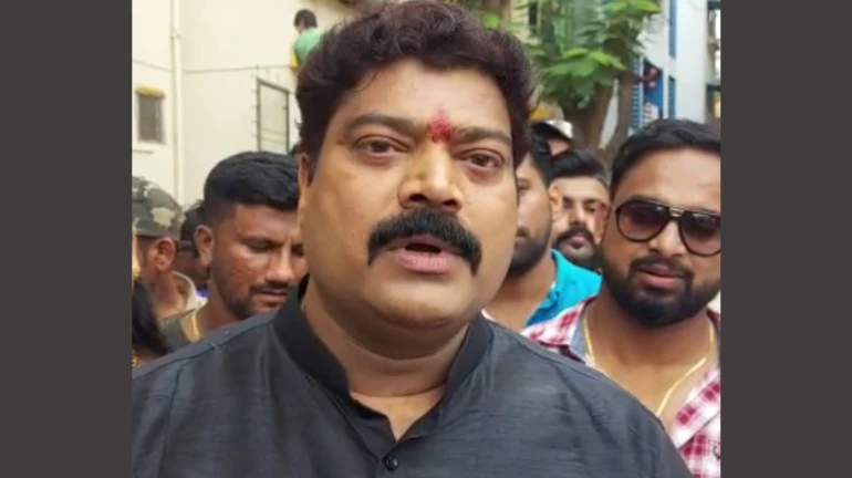 डोंबिवलीत गुलाबी रस्ते, अधिकाऱ्यांचे गाल लाल करायचे का? - राजू पाटील डोंबिवलीत गुलाबी रस्ते, अधिकाऱ्यांचे गाल लाल करायचे का? - राजू पाटील