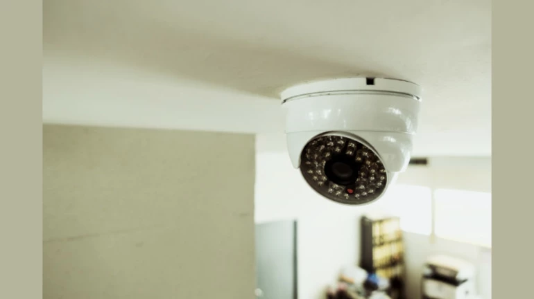 सोसायटी सदस्यांनो जागरूक व्हा, इमारतींमध्ये सीसीटीव्ही सक्तीचं सोसायटी सदस्यांनो जागरूक व्हा, इमारतींमध्ये सीसीटीव्ही सक्तीचं