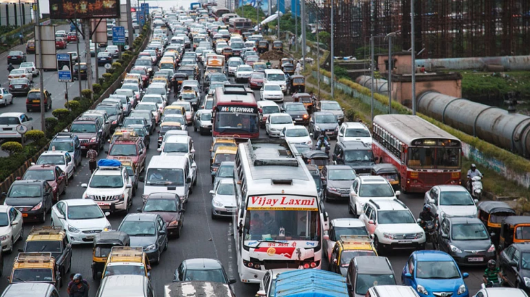 Entry of private buses in Mumbai to soon stop to avoid congestion Entry of private buses in Mumbai to soon stop to avoid congestion