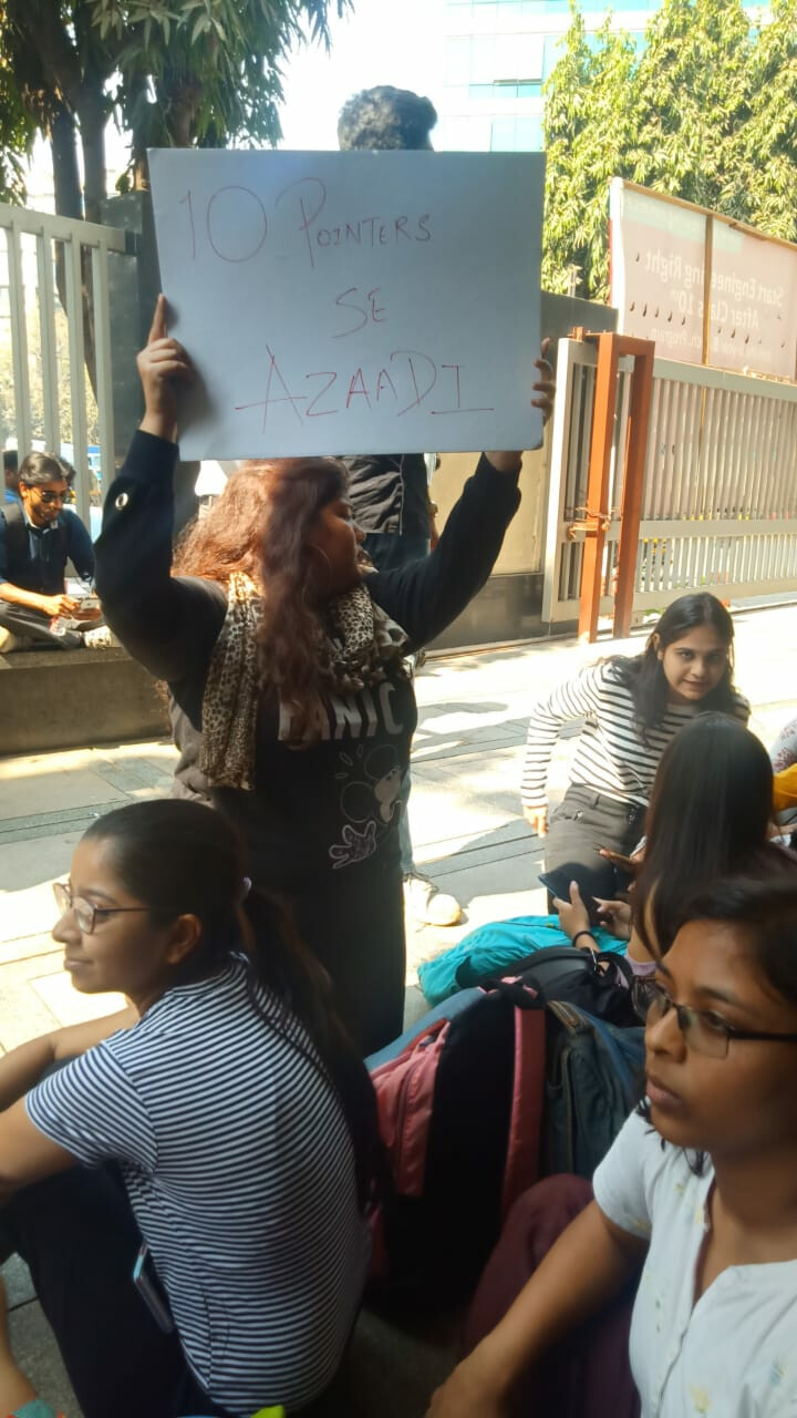 Students of Mithibai College Hold Protest