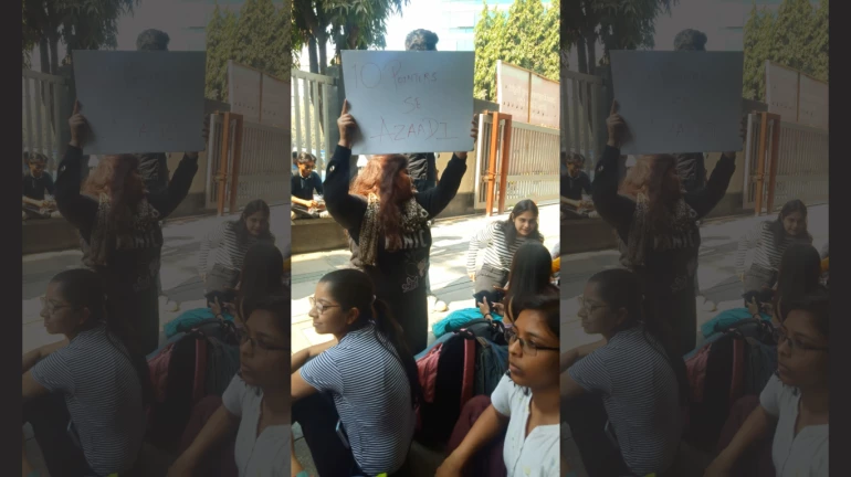 Students of Mithibai College Hold Protest Students of Mithibai College Hold Protest