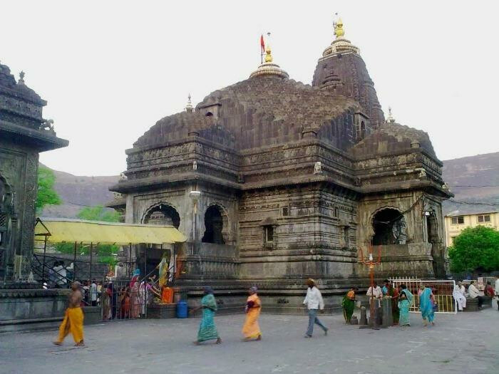 महाशिवरात्रि पर त्र्यंबकेश्वर मंदिर में  गर्भगृह में दर्शन नहीं