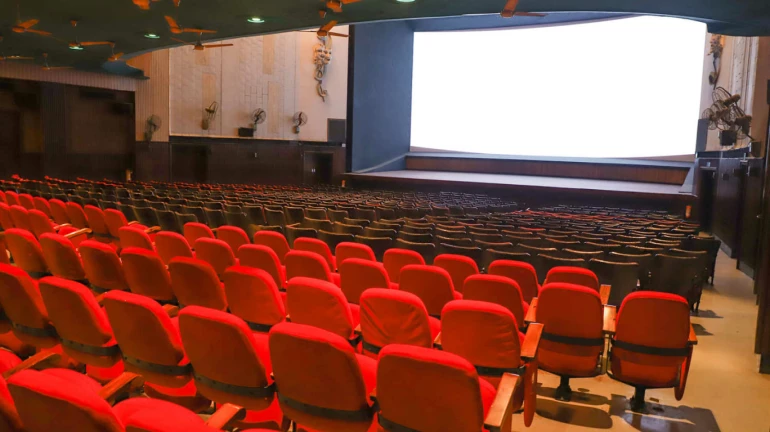 ये फिल्म 24 घंटों/ सातों दिन रहेगी सिनेमाघरो में ये फिल्म 24 घंटों/ सातों दिन रहेगी सिनेमाघरो में