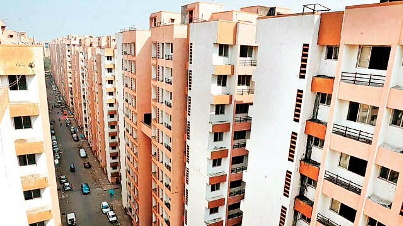 ‘झोपु’तील नियमबाह्य घर विक्रीचे व्यवहार दंड आकारून नियमित