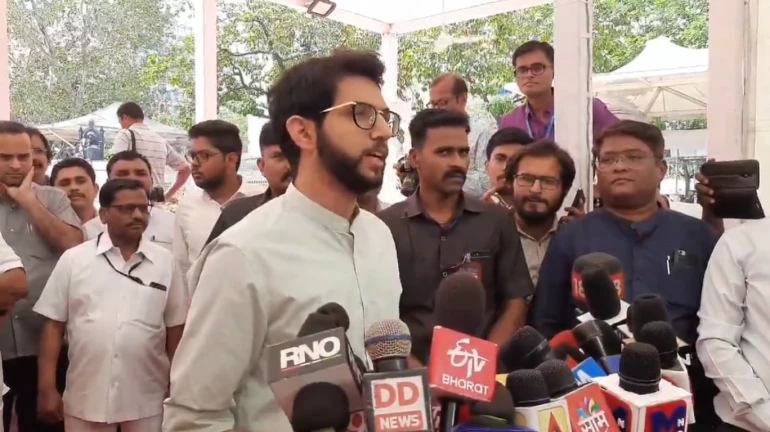 चूड़िया पहननेवाली महिलाएं कमजोर नहीं होती- आदित्य ठाकरे चूड़िया पहननेवाली महिलाएं कमजोर नहीं होती- आदित्य ठाकरे