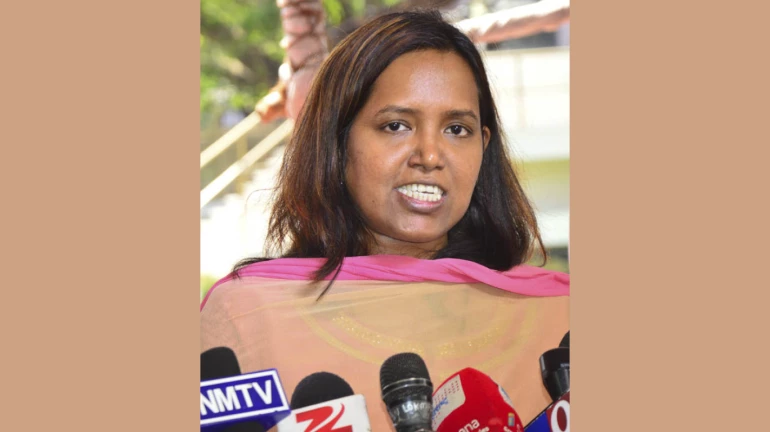 Maharashtra Minister Varsha Gaikwad visits Dharavi after first COVID-19 death Maharashtra Minister Varsha Gaikwad visits Dharavi after first COVID-19 death