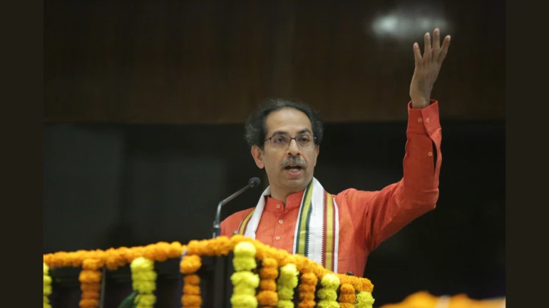 मराठी भाषेचं वाकडं कोण करणार? मुख्यमंत्री मराठी भाषेचं वाकडं कोण करणार? मुख्यमंत्री