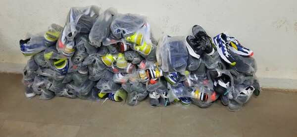 बनावट बुटांची विक्री करून लोकांची फसवणूक