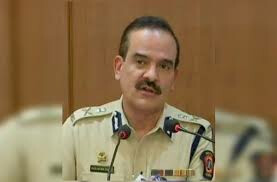 पहिल्याच दिवशी आयुक्तांनी अंडरवर्ल्ड विरोधात फास आवळला.