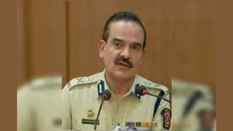 पहिल्याच दिवशी आयुक्तांनी अंडरवर्ल्ड विरोधात फास आवळला. पहिल्याच दिवशी आयुक्तांनी अंडरवर्ल्ड विरोधात फास आवळला.