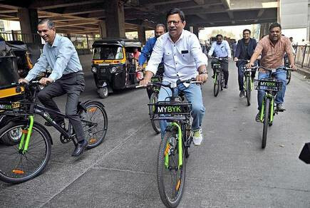 मेट्रो स्थानकाबाहेरील सायकल सेवेला प्रवाशांचा चांगला प्रतिसाद