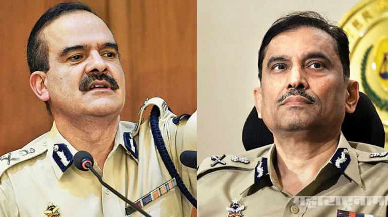 Exclusive बर्वेंच्या कारवाईवर परमबीर सिंहांची स्थगिती, ‘या’ अधिकाऱ्यांचं केलं भलं Exclusive बर्वेंच्या कारवाईवर परमबीर सिंहांची स्थगिती, ‘या’ अधिकाऱ्यांचं केलं भलं