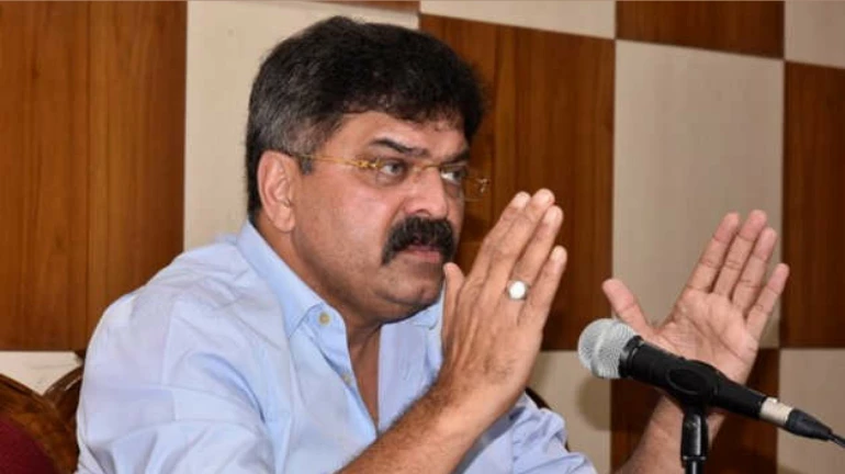 NCP नेता जितेंद्र आव्हाड ने मतदान के बाद के वोटों पर सवाल उठाए NCP नेता जितेंद्र आव्हाड ने मतदान के बाद के वोटों पर सवाल उठाए