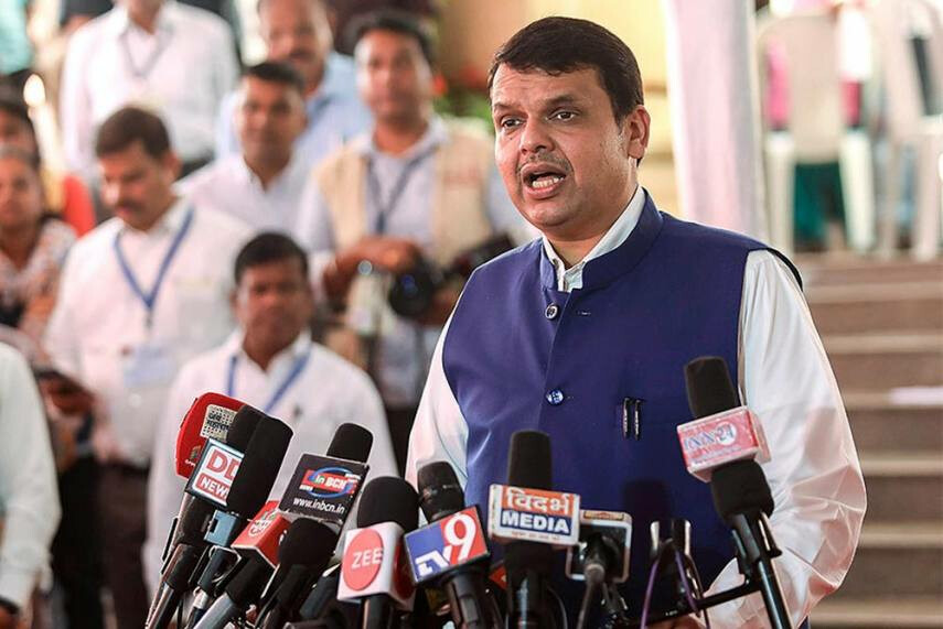 Write letters to Uddhav Thackeray too: Devendra Fadnavis targets Sharad Pawar