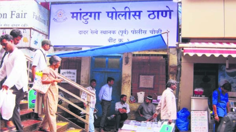 मुंबईतल्या १८९ पोलिस चौक्या अनधिकृत, त्या अधिकृत करण्यास पालिकेचा विरोध मुंबईतल्या १८९ पोलिस चौक्या अनधिकृत, त्या अधिकृत करण्यास पालिकेचा विरोध