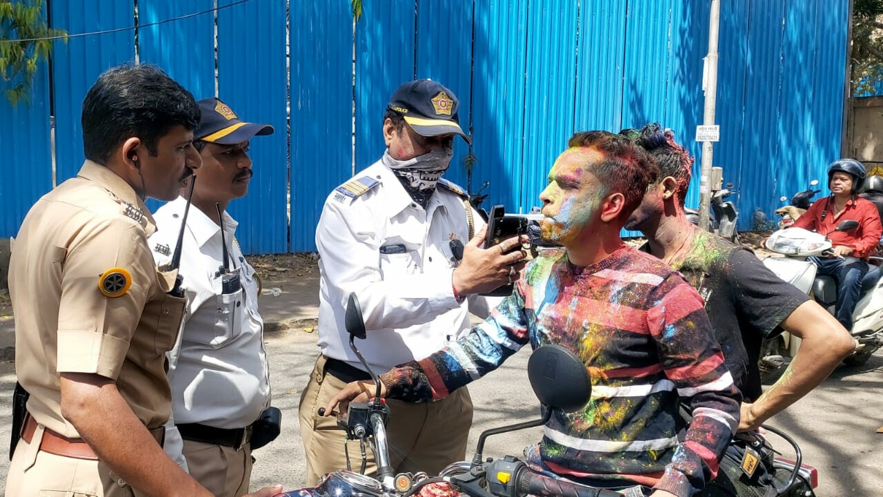 होली के दिन शहर में यातायात नियमों के उल्लंघनों के कुल 5,396 मामले दर्ज