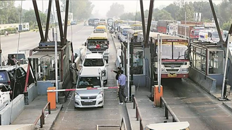 टोल प्लाजा के पास रहनेवालो का अब आधार कार्ड से बनेंगा टोल पास टोल प्लाजा के पास रहनेवालो का अब आधार कार्ड से बनेंगा टोल पास