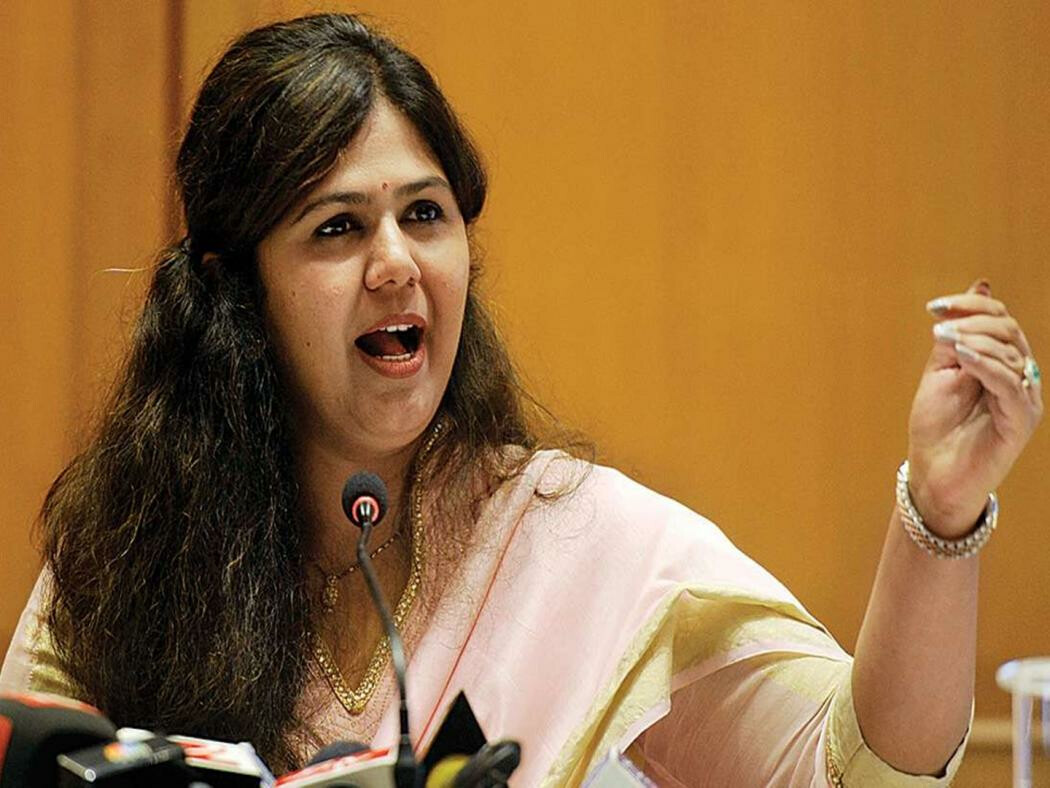 'तरच कोरोना पसरणार नाही', पंकजा मुंडेंची वर्क फ्रॉम होमची मागणी