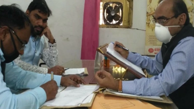 विमा पॉलीसमध्ये आता कोरोना उपचाराच्या खर्चाचा समावेश विमा पॉलीसमध्ये आता कोरोना उपचाराच्या खर्चाचा समावेश