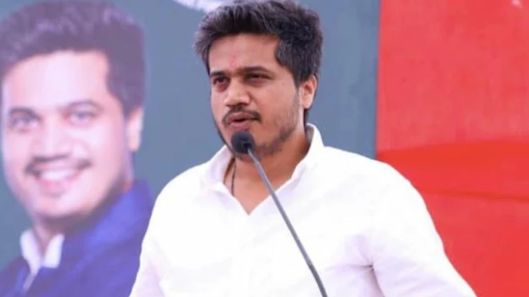 यापुढील भरती आॅफलाइन पद्धतीने, मुख्यमंत्र्यांचं रोहित पवार यांना आश्वासन यापुढील भरती आॅफलाइन पद्धतीने, मुख्यमंत्र्यांचं रोहित पवार यांना आश्वासन