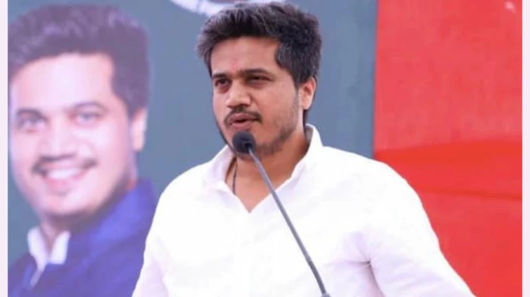 लसींसाठी एखादं पत्र केंद्रालाही लिहावं, रोहित पवारांचा विरोधकांना सल्ला लसींसाठी एखादं पत्र केंद्रालाही लिहावं, रोहित पवारांचा विरोधकांना सल्ला