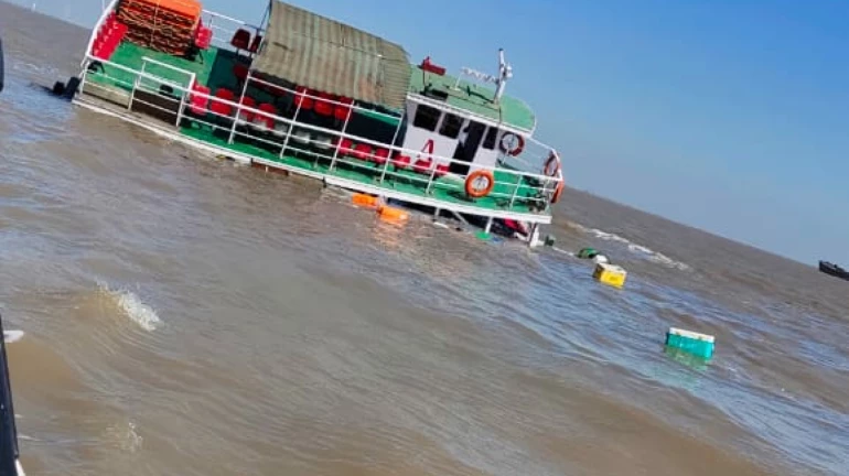 Boat carrying more than 80 passengers capsizes near Mandwa Boat carrying more than 80 passengers capsizes near Mandwa